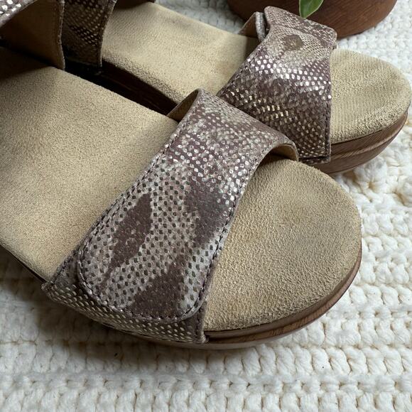 NEW DANSKO Women's 39 US 8 Sonnet Sandal Metallic Gold Tan Animal Print Clogs - Picture 6 of 13